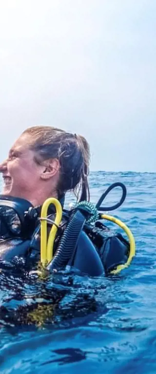 Laura Nicholson – Tauchlehrerin auf den Gilis